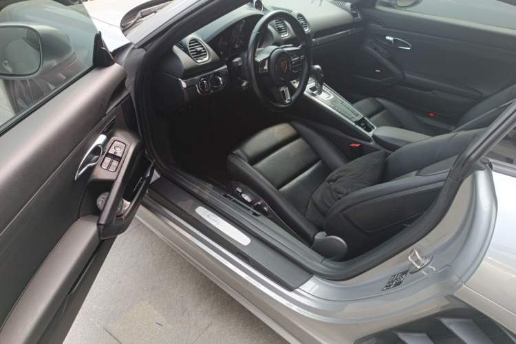 Used Porsche 718 2020 Cayman 2.0T Driver Seat