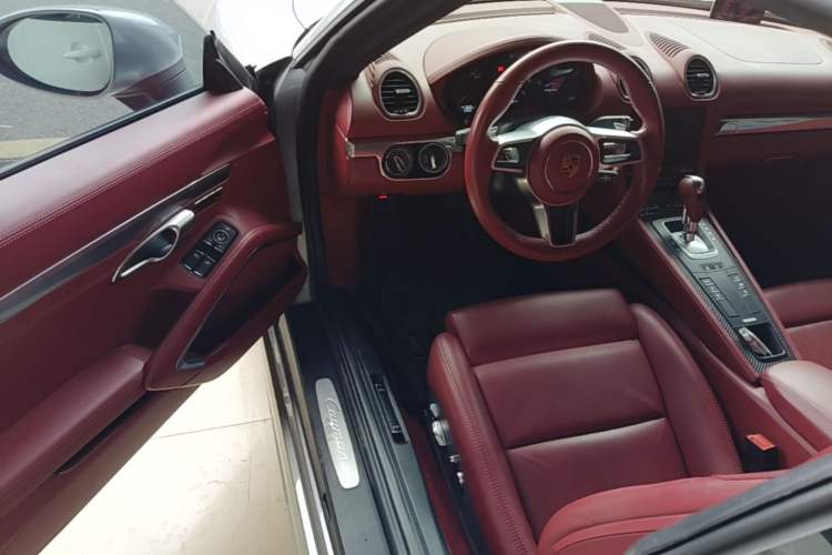 Used Porsche 718 2020 Cayman 2.0T Driver Seat