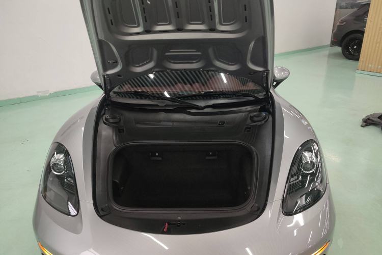 Used Porsche 718 2020 Cayman 2.0T Engine Bay