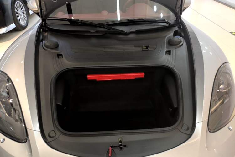 Used Porsche 718 2020 Boxster 2.0T Engine Bay