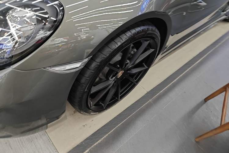 Used Porsche 718 2020 Cayman 2.0T Exterior 4