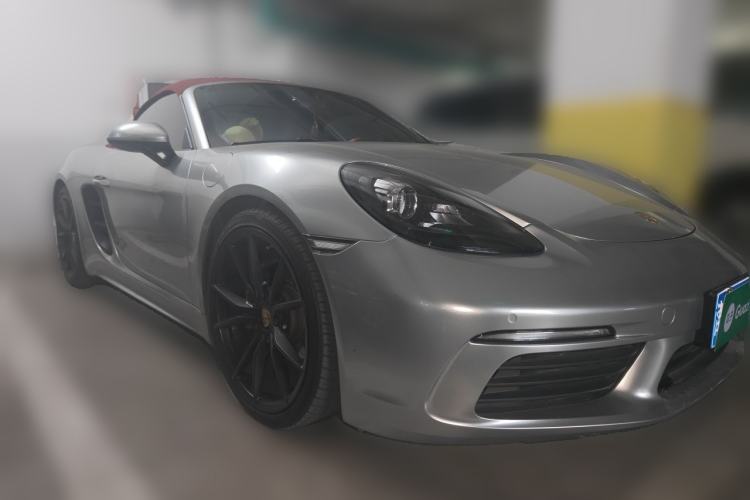 Used Porsche 718 2020 Boxster 2.0T Front Right 45 Deg