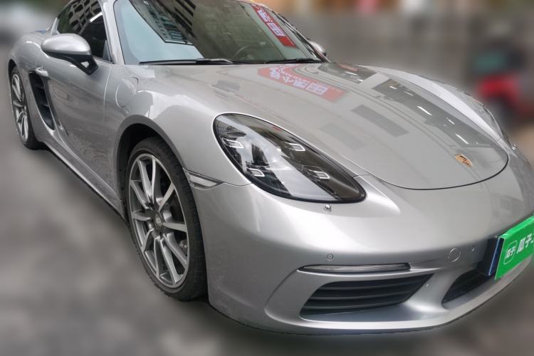 Used Porsche 718 2020 Cayman 2.0T Front Right 45 Deg