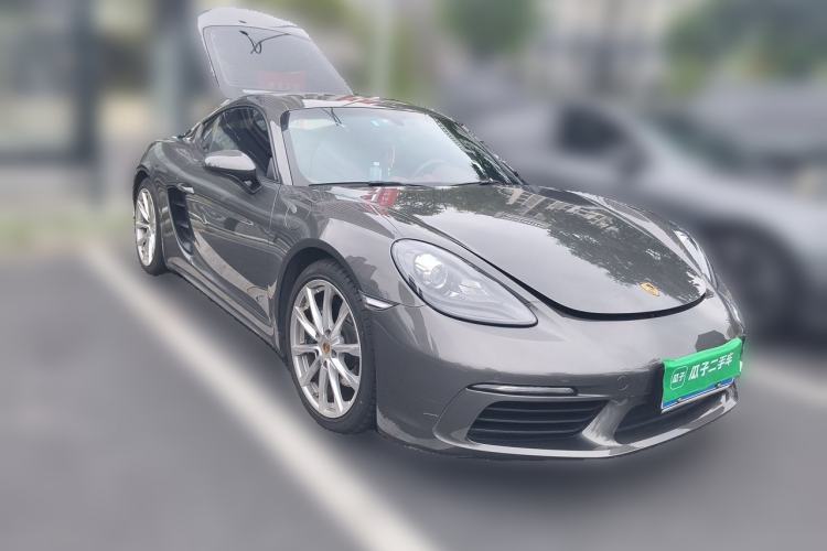 Used Porsche 718 2020 Cayman 2.0T Front Right 45 Deg