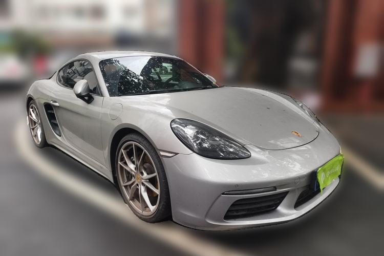 Used Porsche 718 2020 Cayman 2.0T Front Right 45 Deg