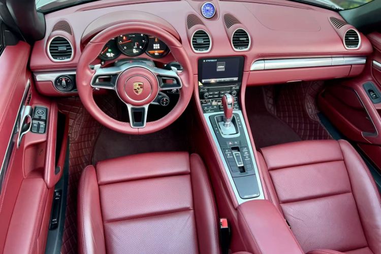 Used Porsche 718 2020 Boxster 2.0T Interior 1