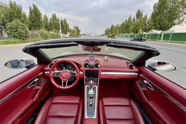 Used Porsche 718 2020 Boxster 2.0T Interior 1