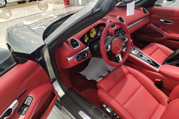 Used Porsche 718 2020 Boxster 2.0T Interior 3