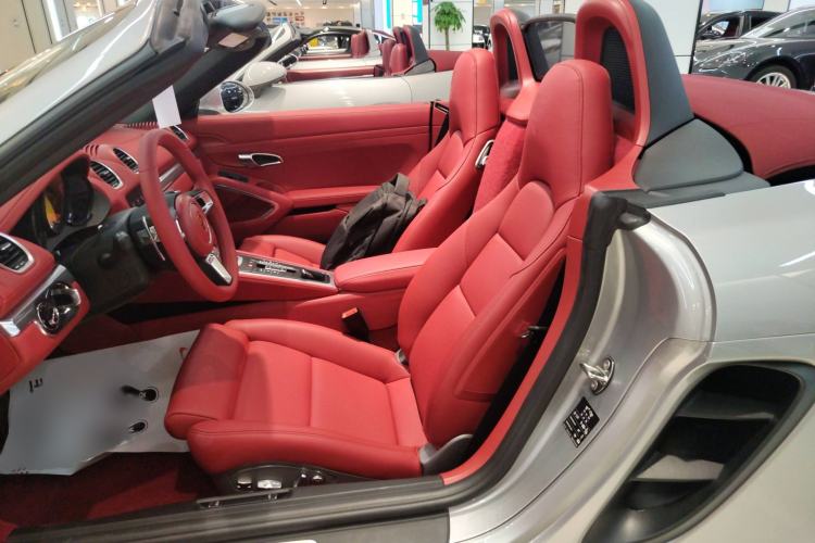 Used Porsche 718 2020 Boxster 2.0T Interior 4