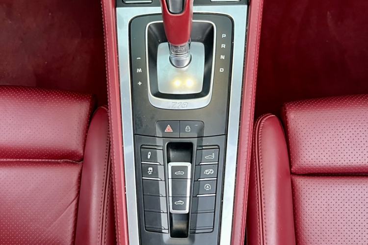 Used Porsche 718 2020 Boxster 2.0T Interior 5