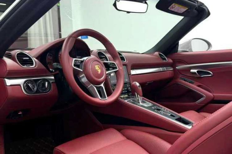 Used Porsche 718 2020 Boxster 2.0T Interior 6