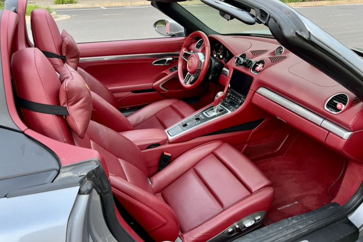 Used Porsche 718 2020 Boxster 2.0T Interior 7