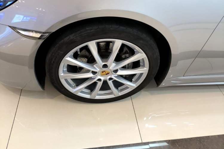 Used Porsche 718 2020 Boxster 2.0T Left Front Wheel Hub