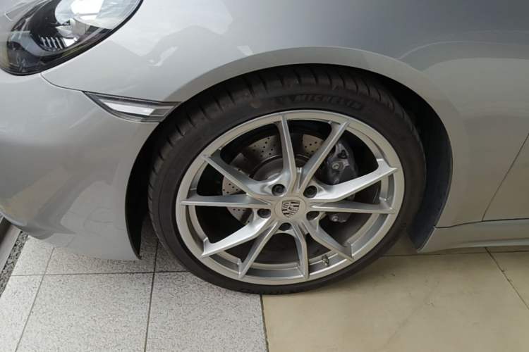 Used Porsche 718 2020 Cayman 2.0T Left Front Wheel Hub