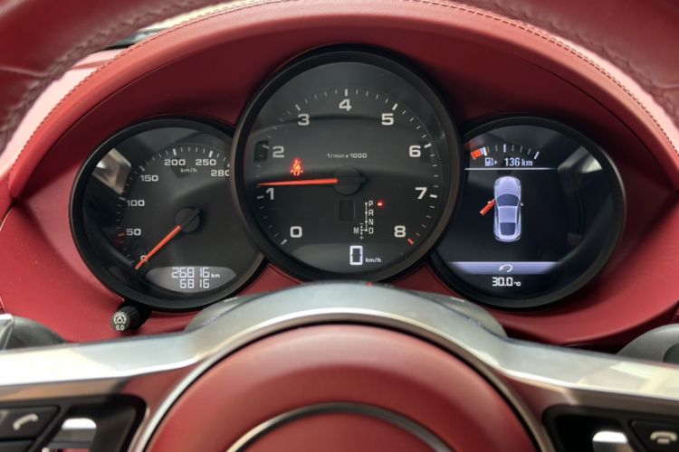 Used Porsche 718 2020 Cayman 2.0T Odometer Close Up