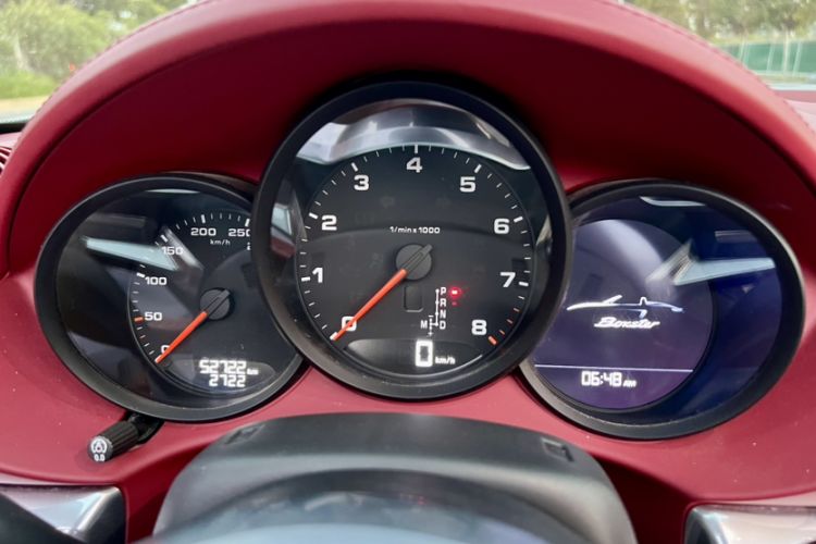 Used Porsche 718 2020 Boxster 2.0T Odometer Close Up