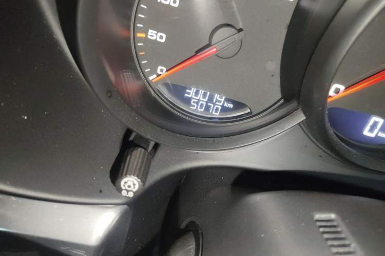 Used Porsche 718 2020 Boxster 2.0T Odometer Close Up