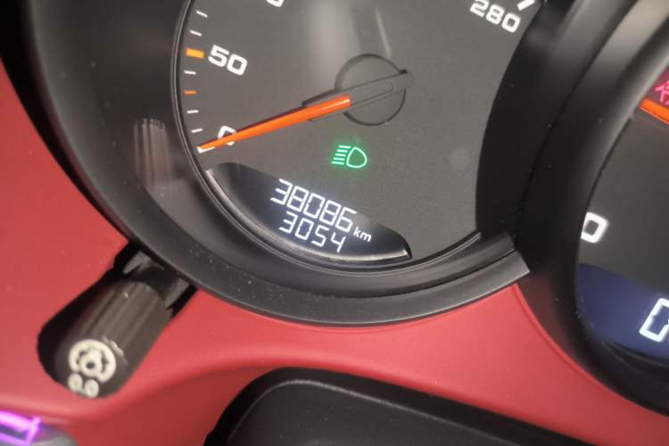 Used Porsche 718 2020 Boxster 2.0T Odometer Close Up