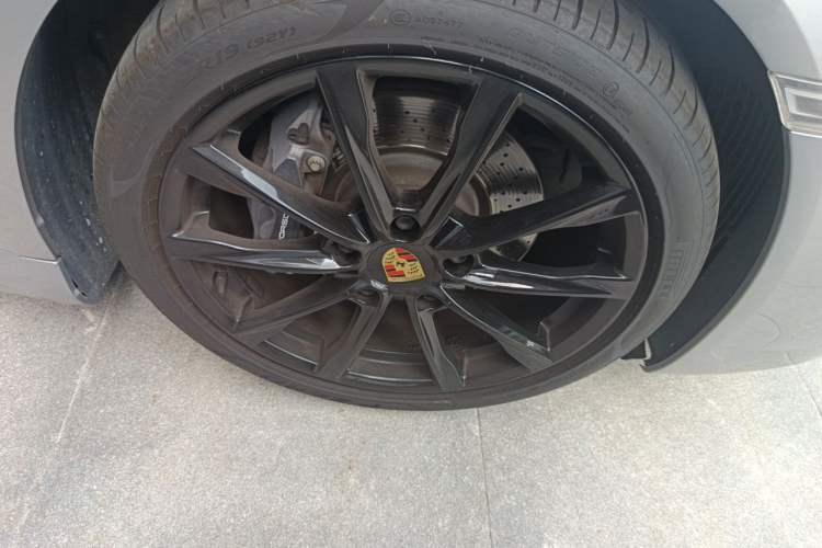 Used Porsche 718 2020 Cayman 2.0T Right Front Wheel Hub