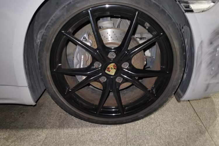 Used Porsche 718 2020 Boxster 2.0T Right Front Wheel Hub
