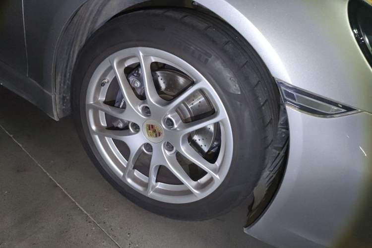 Used Porsche 718 2020 Boxster 2.0T Right Front Wheel Hub