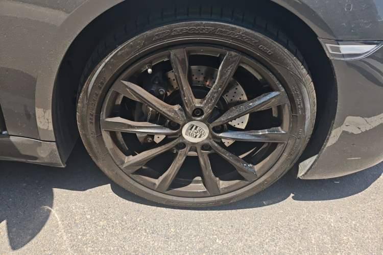 Used Porsche 718 2020 Cayman 2.0T Right Front Wheel Hub
