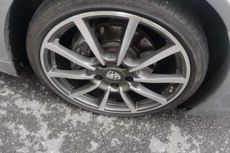 Used Porsche 718 2020 Cayman 2.0T Right Front Wheel Hub