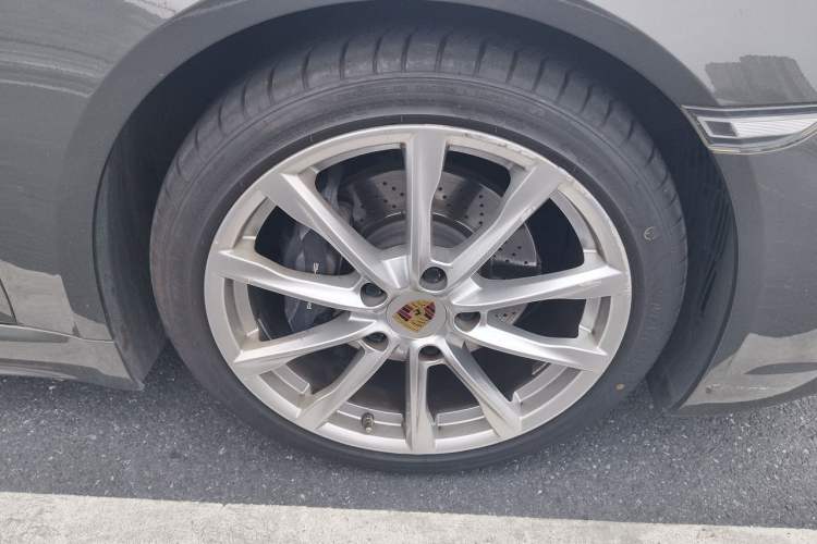 Used Porsche 718 2020 Cayman 2.0T Right Front Wheel Hub