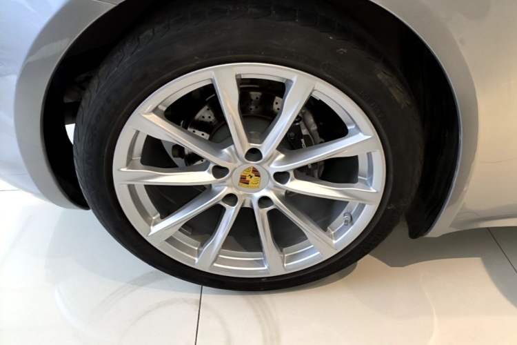Used Porsche 718 2020 Boxster 2.0T Right Rear Wheel Hub