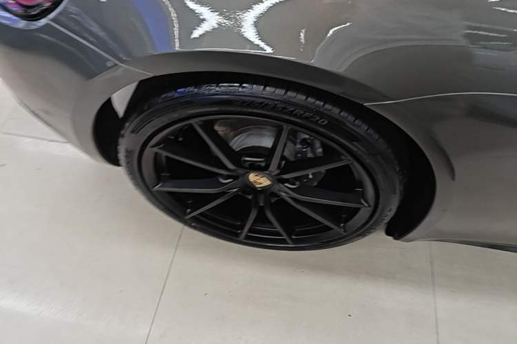 Used Porsche 718 2020 Cayman 2.0T Right Rear Wheel Hub