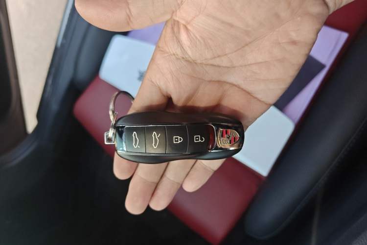 Used Porsche 718 2020 Cayman 2.0T Vehicle Key