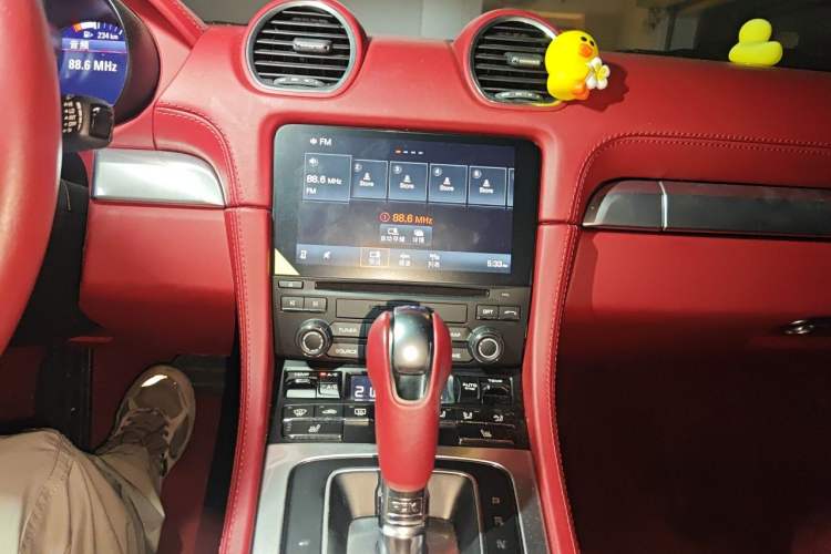 Used Porsche 718 2020 Cayman 2.0T Audio And AC Panel