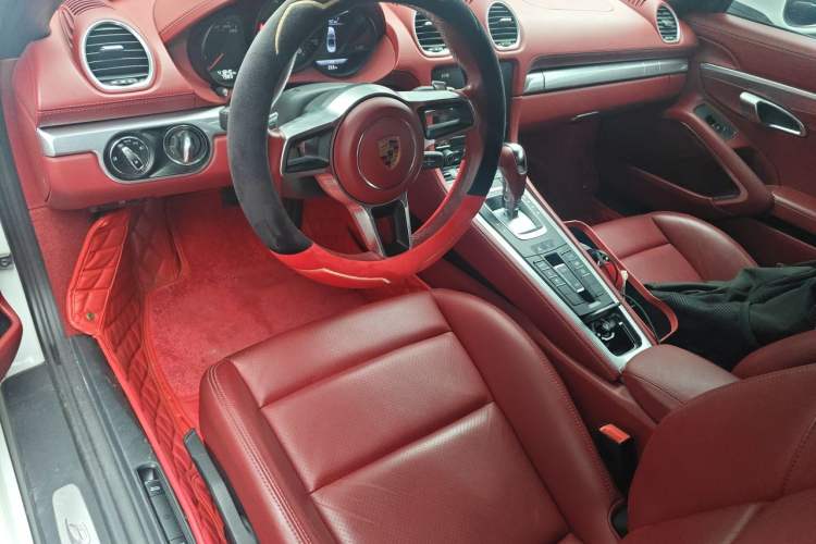 Used Porsche 718 2020 Boxster 2.0T Center Console
