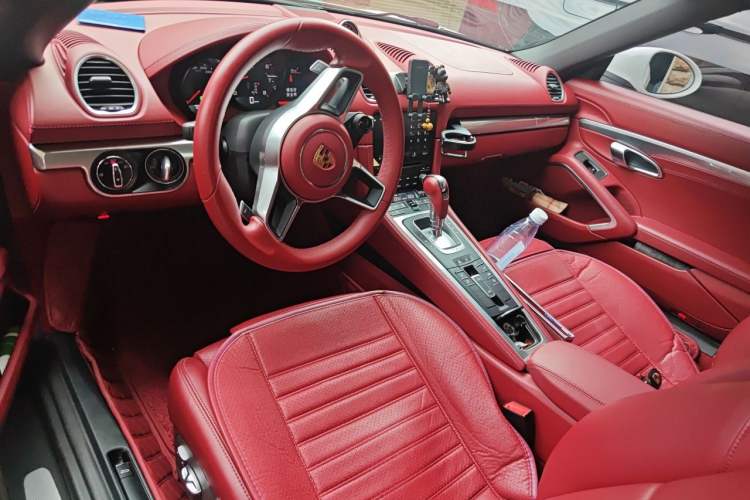 Used Porsche 718 2020 Boxster 2.0T Center Console
