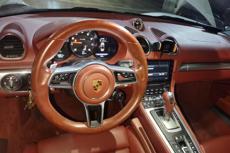 Used Porsche 718 2020 Boxster 2.0T Center Console