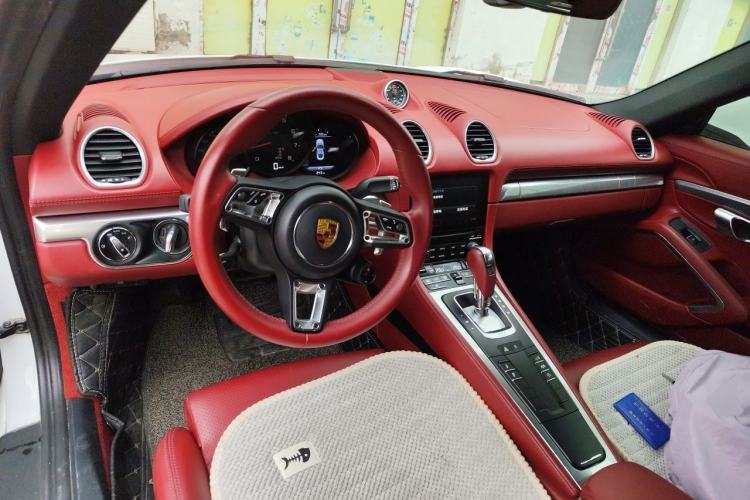 Used Porsche 718 2020 Cayman 2.0T Center Console