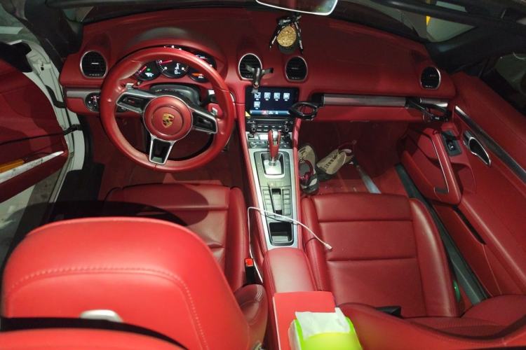 Used Porsche 718 2020 Boxster 2.0T Center Console