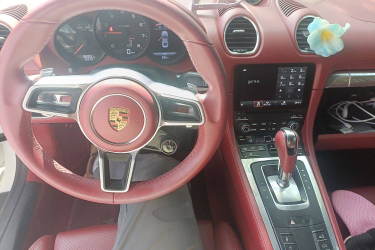 Used Porsche 718 2020 Cayman 2.0T Center Console