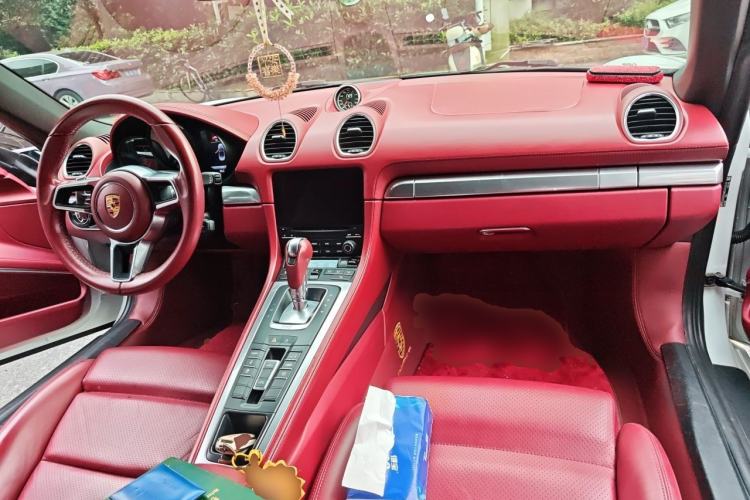 Used Porsche 718 2020 Boxster 2.0T Center Console