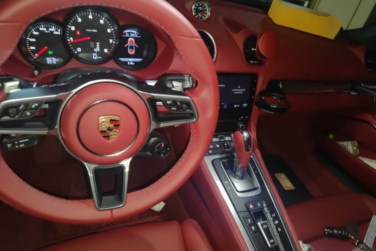 Used Porsche 718 2020 Boxster 2.0T Center Console