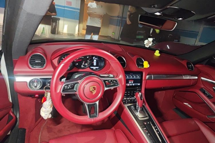 Used Porsche 718 2020 Cayman 2.0T Center Console