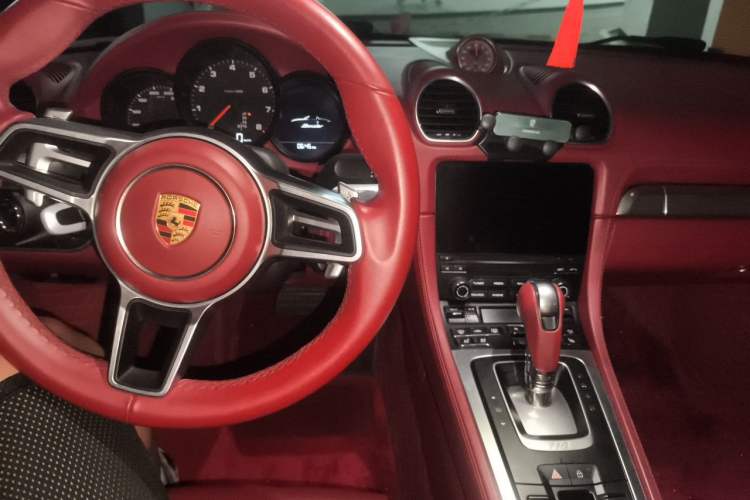 Used Porsche 718 2020 Boxster 2.0T Center Console