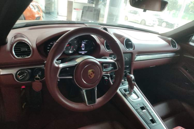 Used Porsche 718 2020 Boxster S 2.5T Center Console