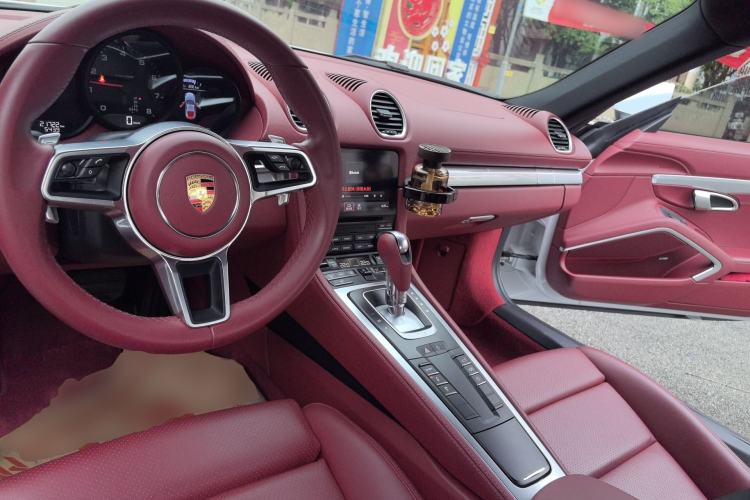 Used Porsche 718 2020 Cayman 2.0T Center Console