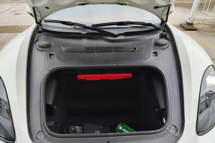 Used Porsche 718 2020 Cayman 2.0T Engine Bay