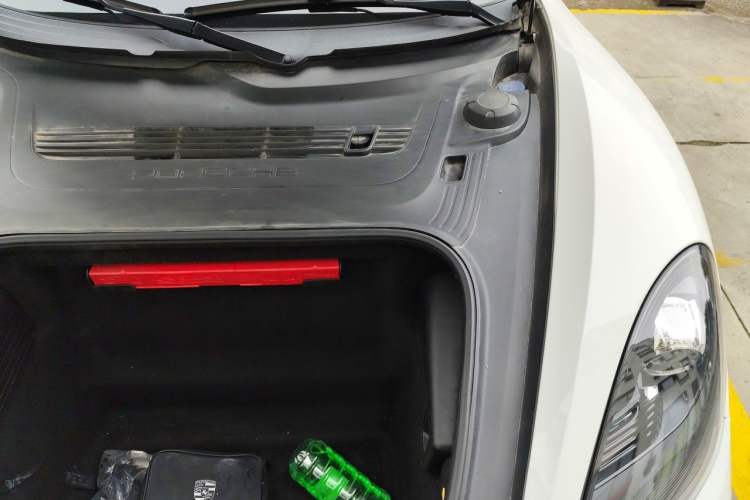 Used Porsche 718 2020 Cayman 2.0T Engine Bay Left