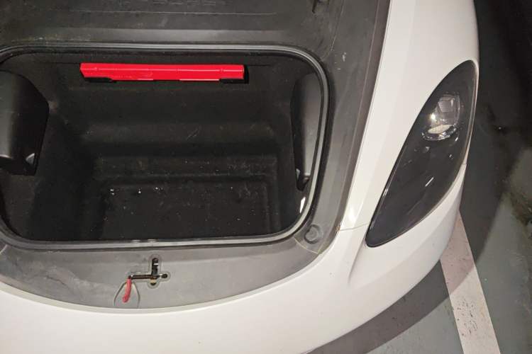 Used Porsche 718 2020 Cayman 2.0T Engine Bay Left
