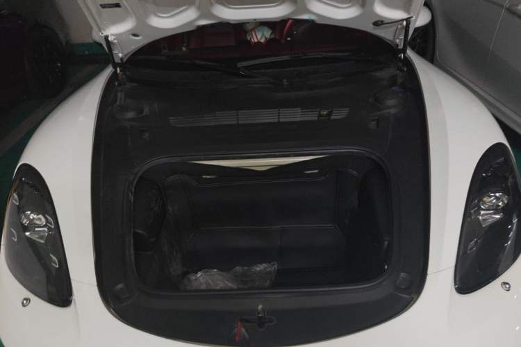 Used Porsche 718 2020 Boxster 2.0T Engine Bay