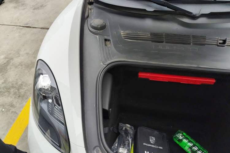 Used Porsche 718 2020 Cayman 2.0T Engine Bay Right