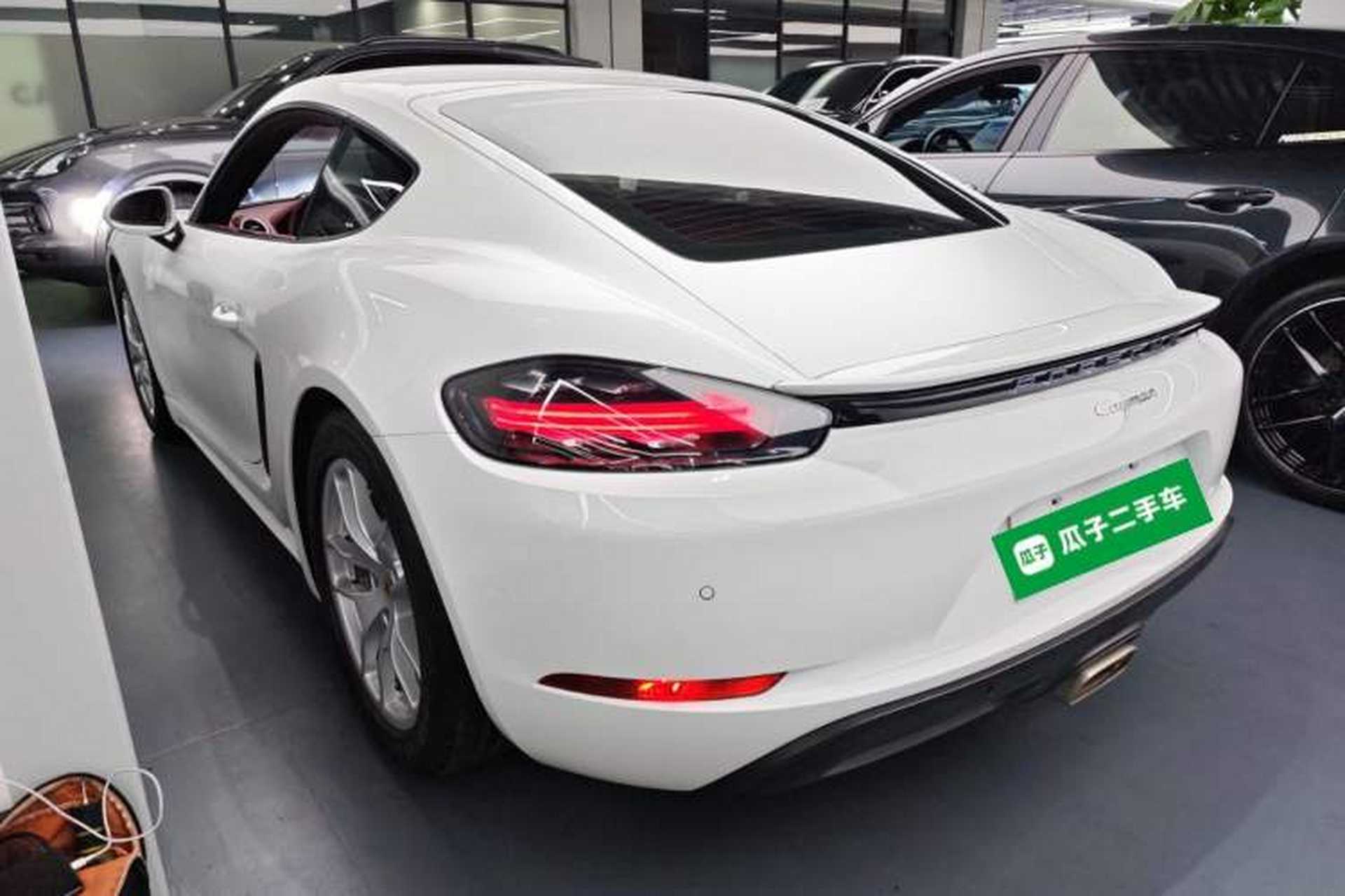 Used Porsche 718 2020 Cayman 2.0T Exterior 2